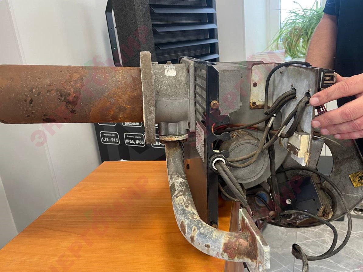 Корпус и навесное оборудование горелки