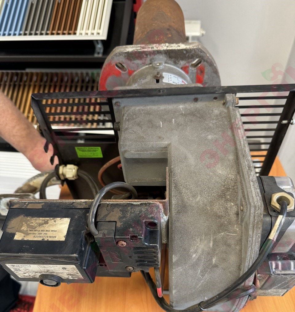 Корпус и навесное оборудование горелки