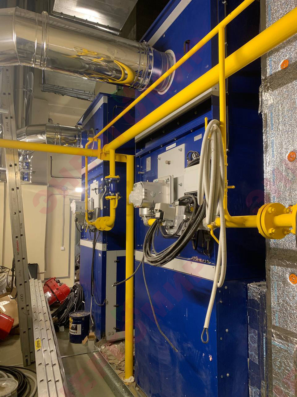 Теплогенераторы ВТР внутреннего исполнения в процессе монтажа